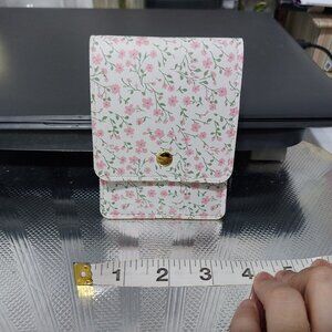 The Vintage Cosmetic Company Clip File Nail Care SET Beautiful Floral Set